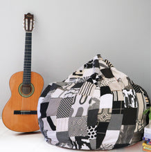 Black & White Mosaic Lounge